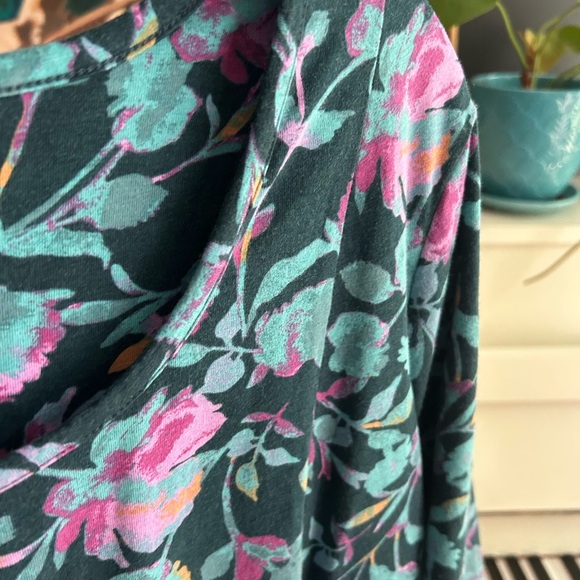 D&Co Teal and Purple Floral Top XL - Picture 12 of 16